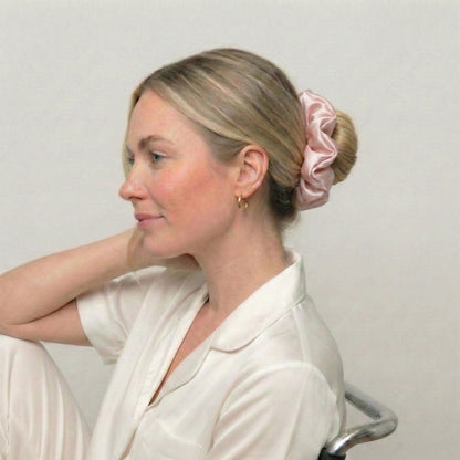 Premium Seiden Scrunchie | Haarpflege und Haarbruch Schutz | 100% Maulbeerseide